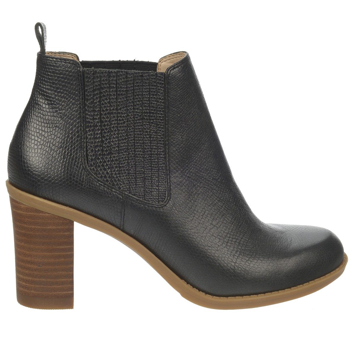 Dr. Scholl’s Preview Collection Promotes Everything Every Consumer Wants in a Shoe