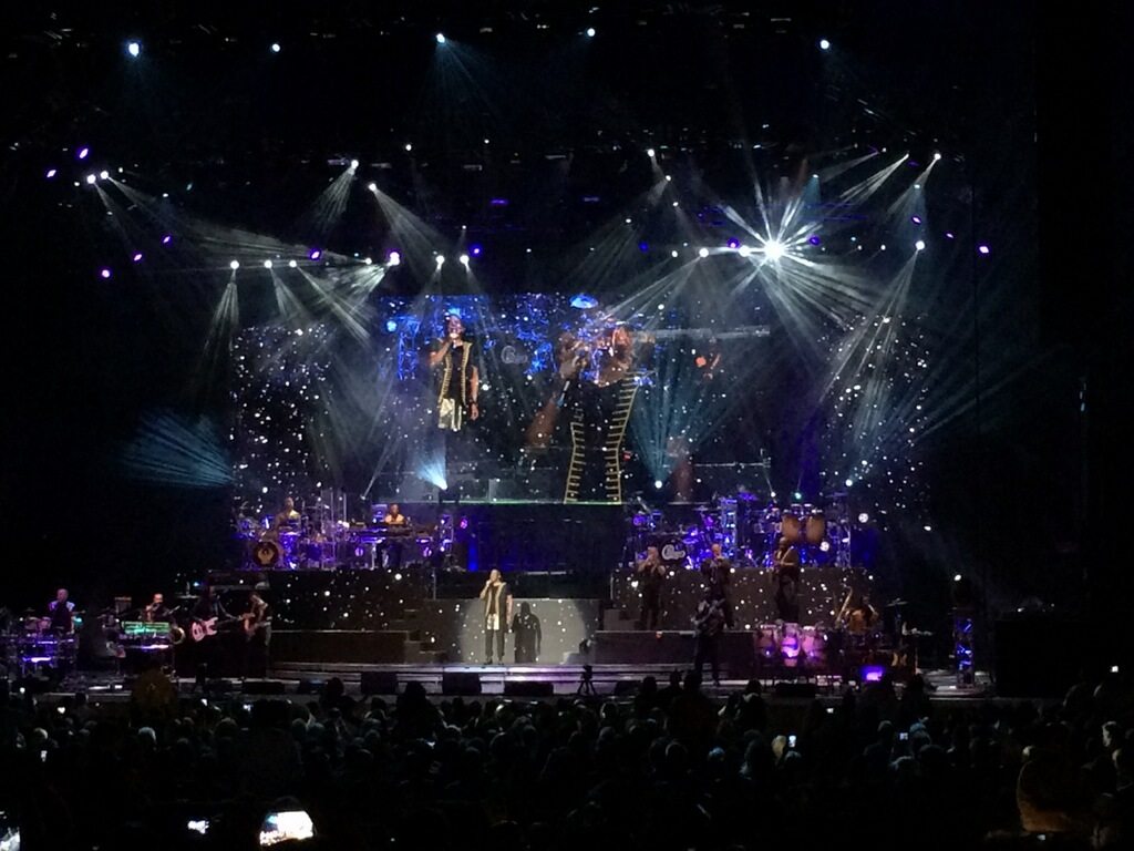 CHICAGO AND EARTH, WIND & FIRE DOMINATE JONES BEACH