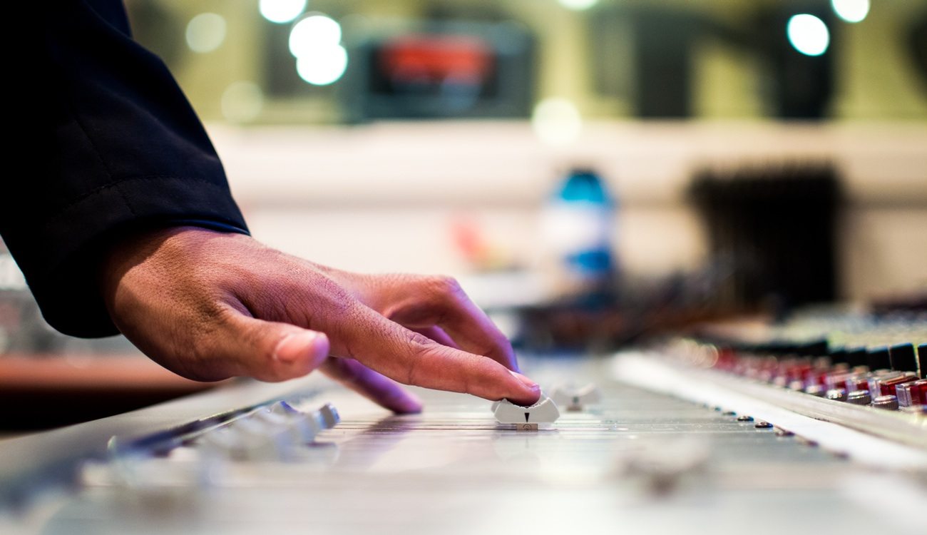 SOUNDS OF THE SEAPORT: LITTLE WATER RADIO