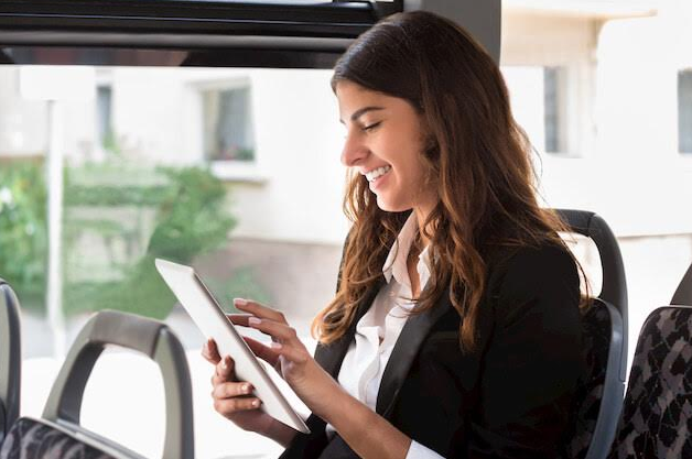 5 Ways Your Business Can Benefit From Employee Shuttle Service