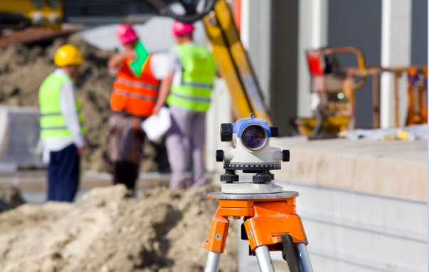 The challenges of working on large outdoor construction and excavation site